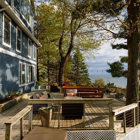 Looking Glass Beachfront Inn Grand Haven Exterior photo