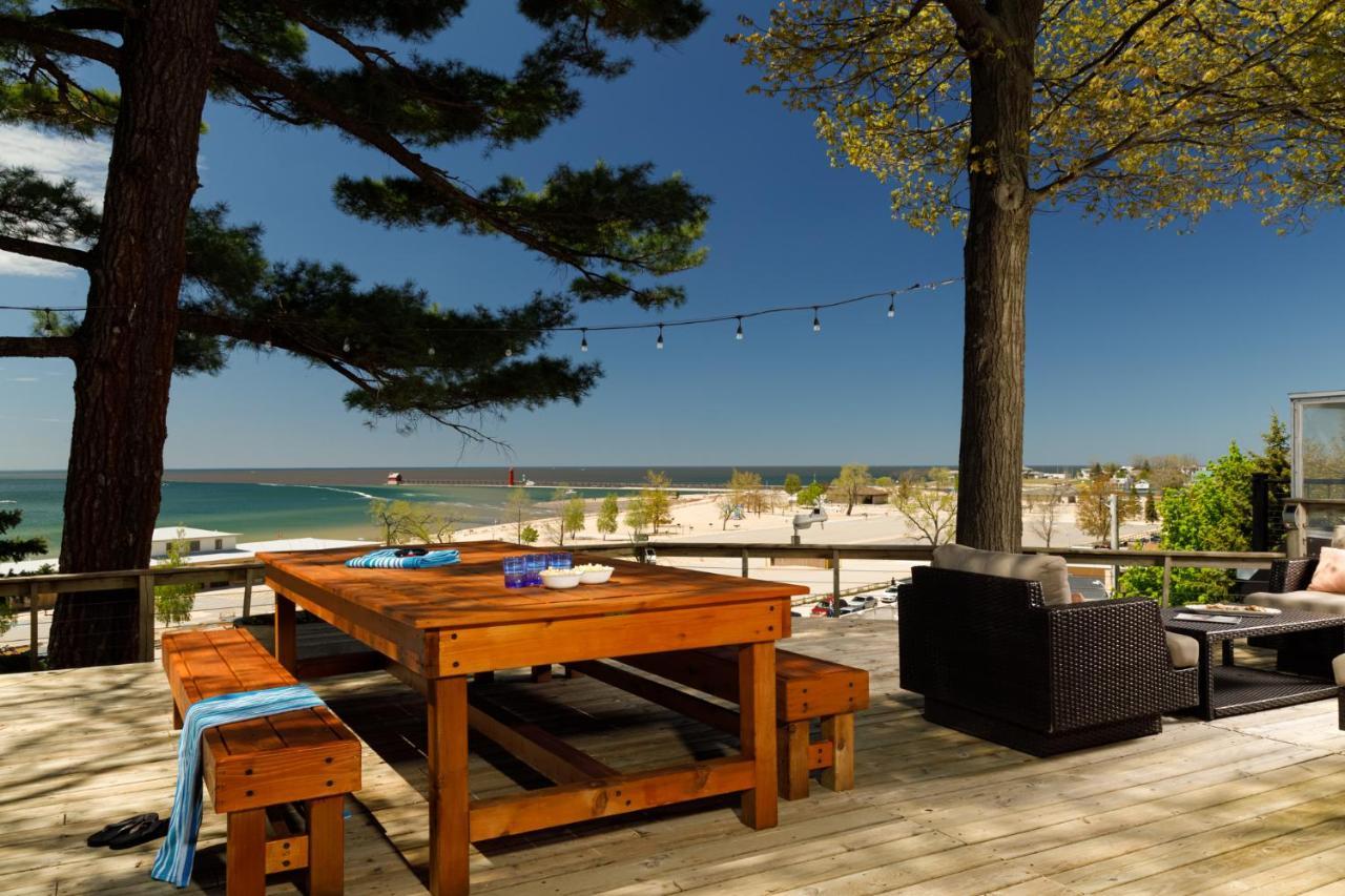 Looking Glass Beachfront Inn Grand Haven Exterior photo