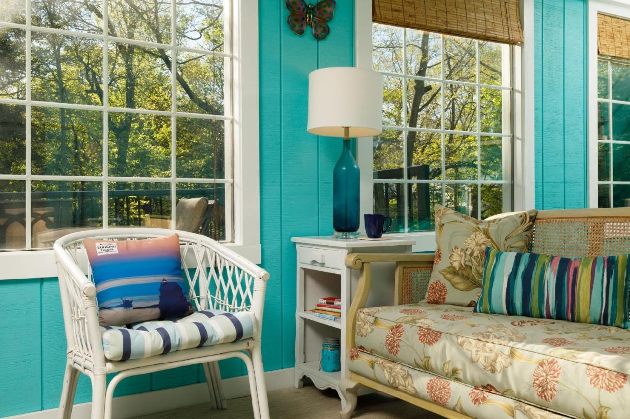 Looking Glass Beachfront Inn Grand Haven Exterior photo